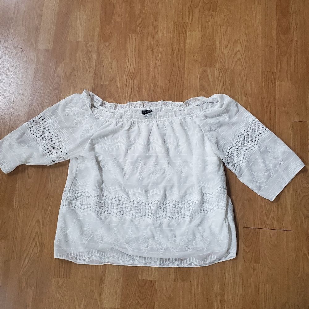 🌻 CITY CHIC 🌻 White Off-Shoulder Embroidered Top - [Size 22]